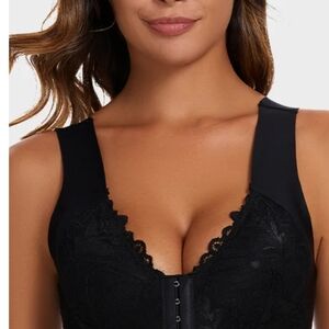 Elegant Black Lace Push-Up Bra with Wide Straps